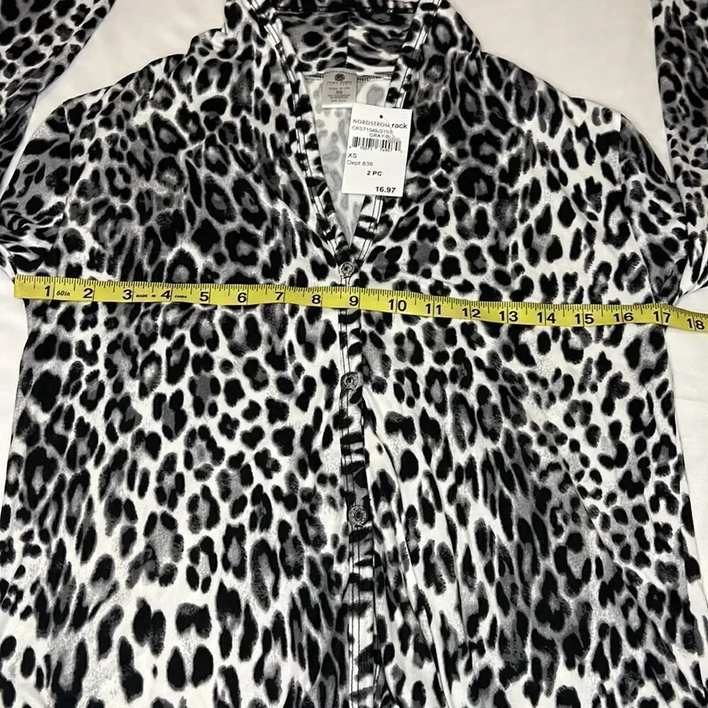 Cozy Rozy Women’s Gray Black Leopard Print Pajama Top Size XS